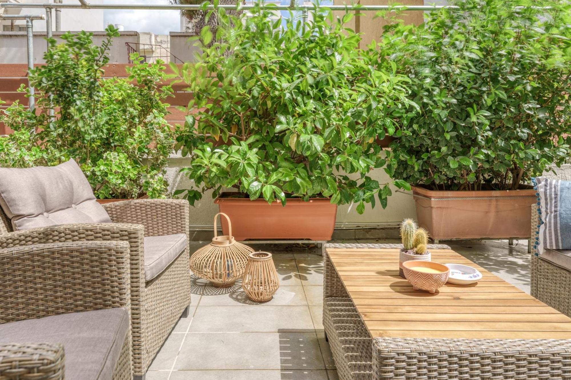 Nostos Apartment, With A Spacious Backyard Artemida  Exterior photo